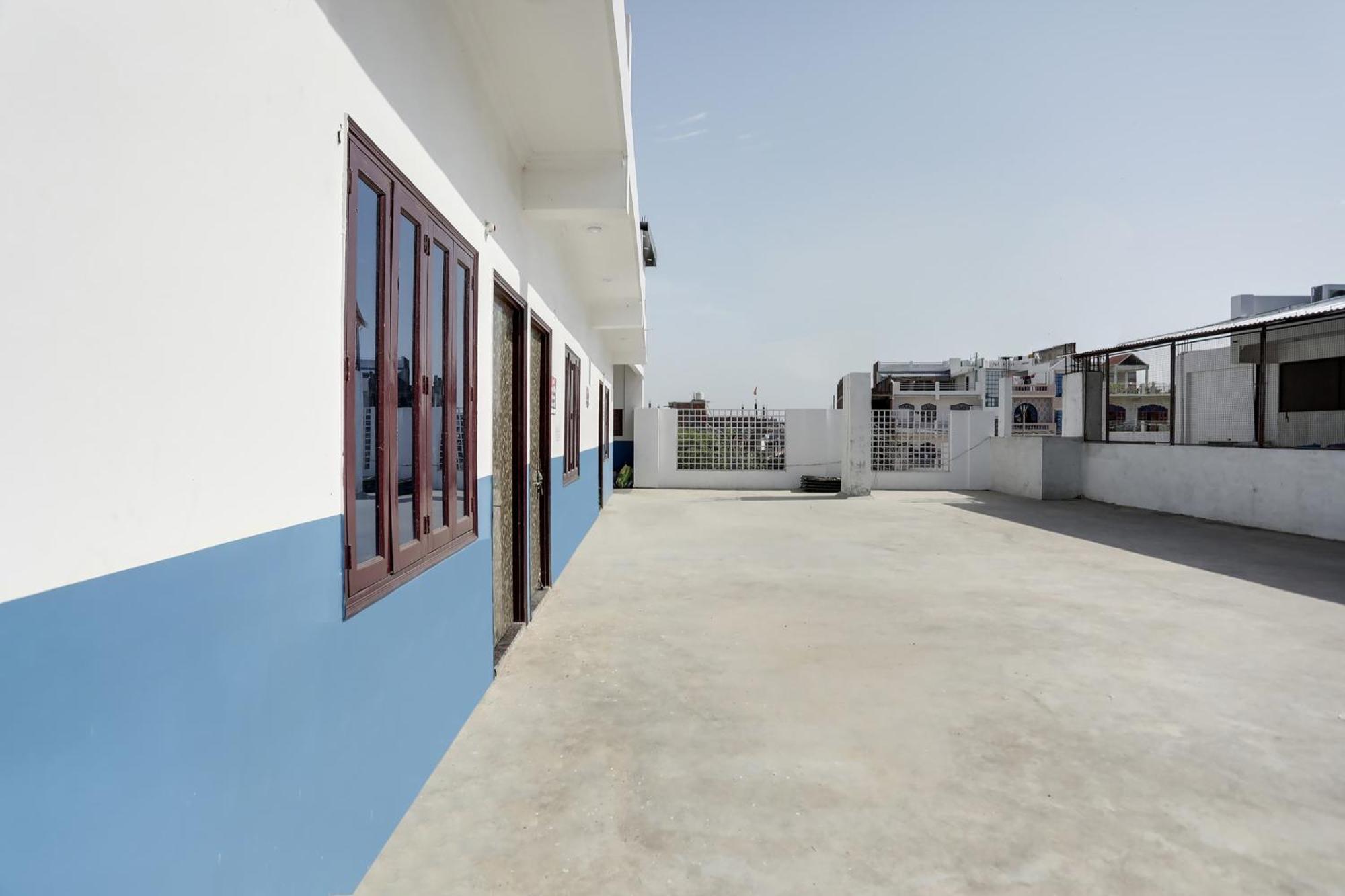 Hotel O Kiran Raj Palace Kanpur Bagian luar foto